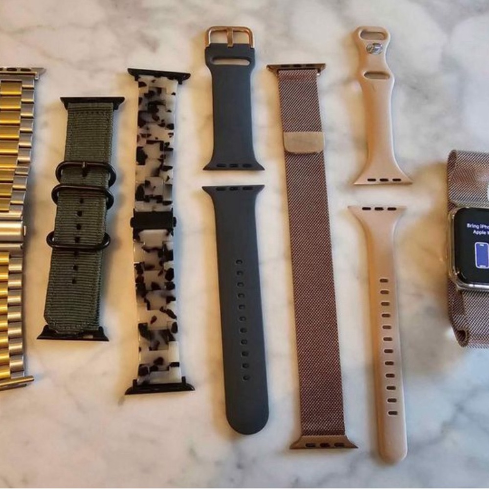 Apple Watch Series 6 44mm Titanium Gold